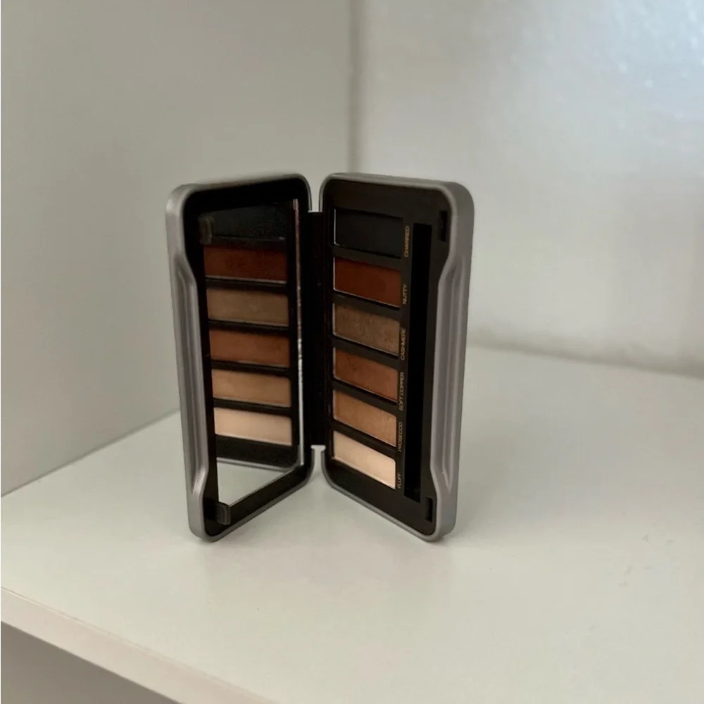 ICON MINI Absolute New York Eyeshadow Palette - Neutral & Brown Colors